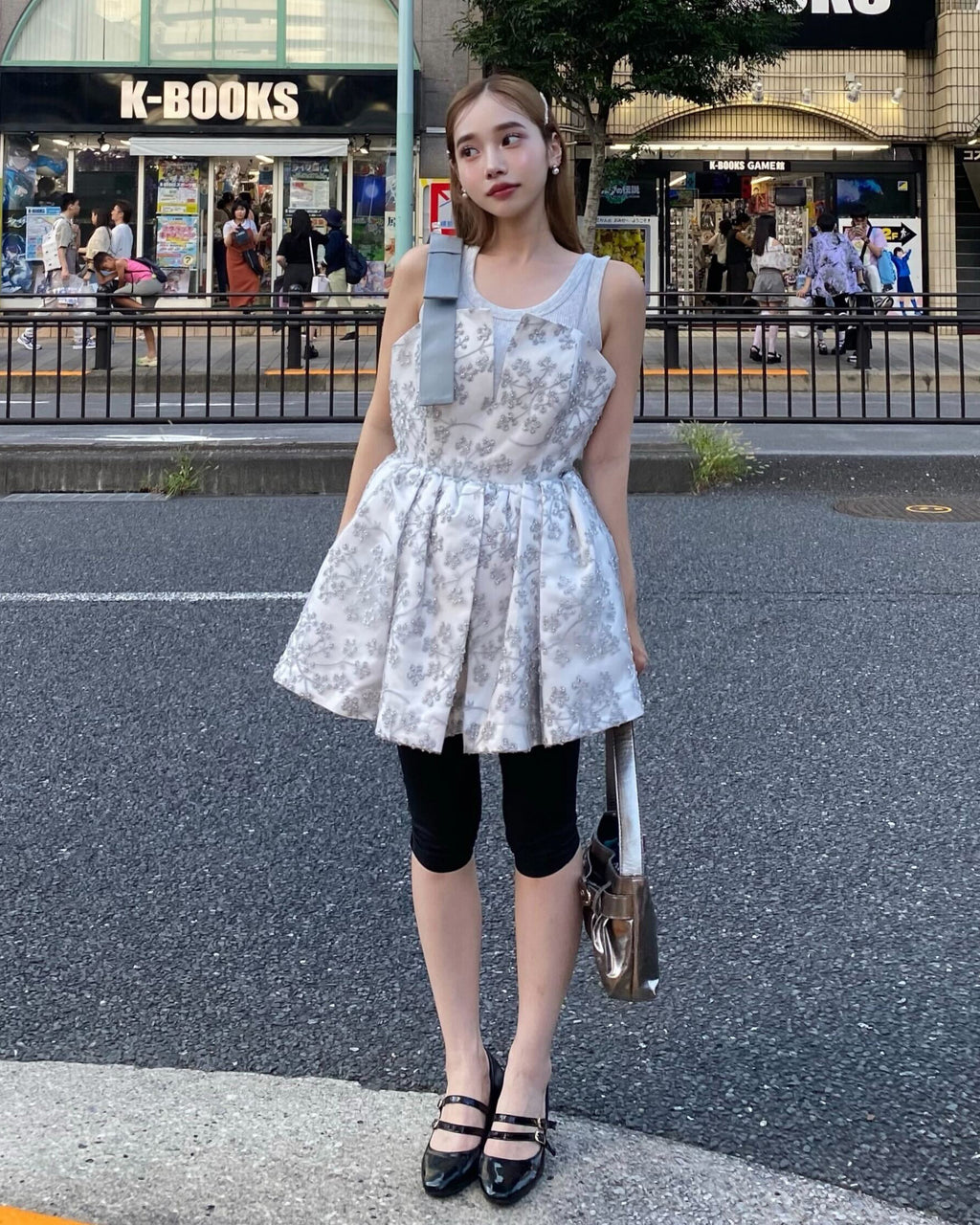 QUINN EMBROIDERY TOP/157cm/着用サイズF｜Bibiy 