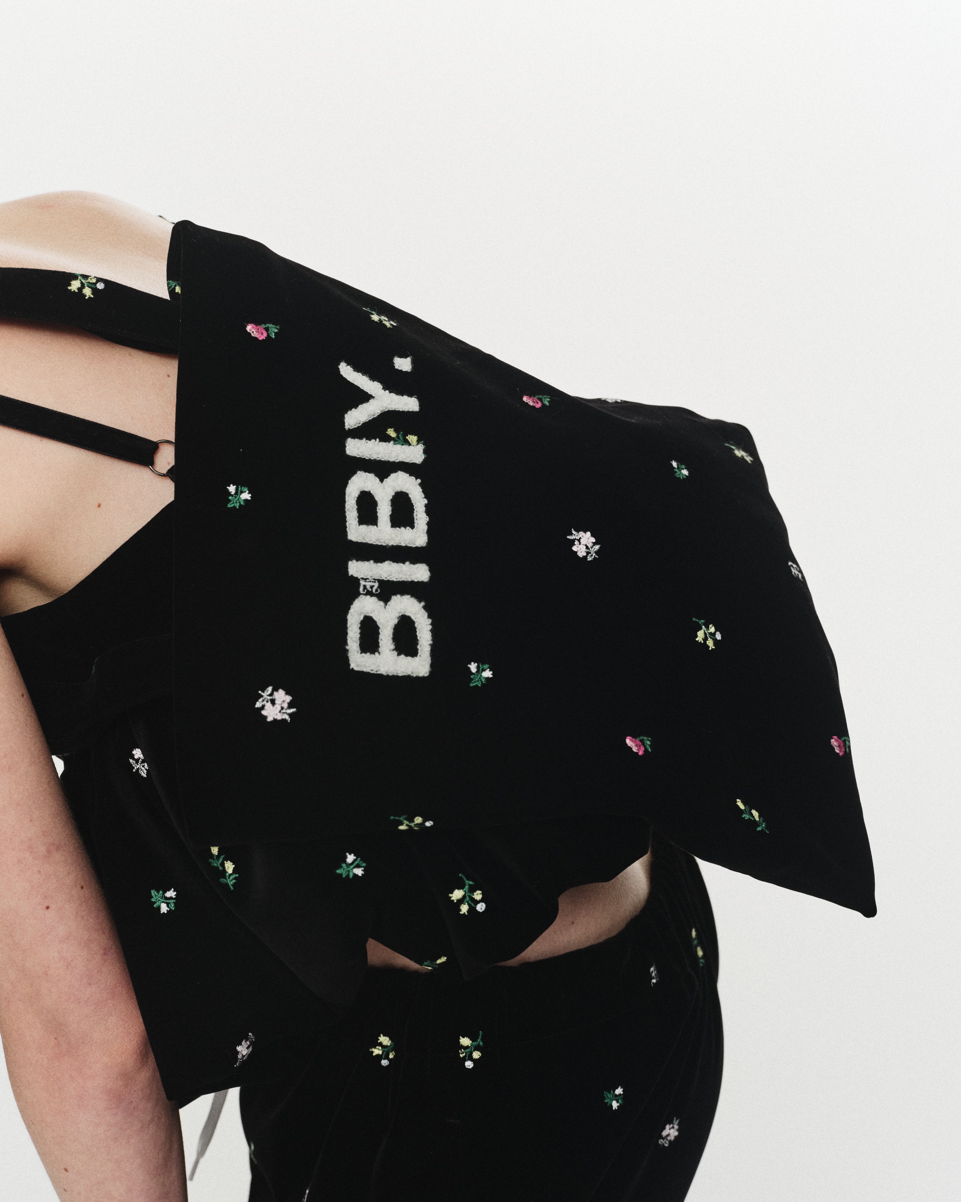 B. STARRY TOTE BAG