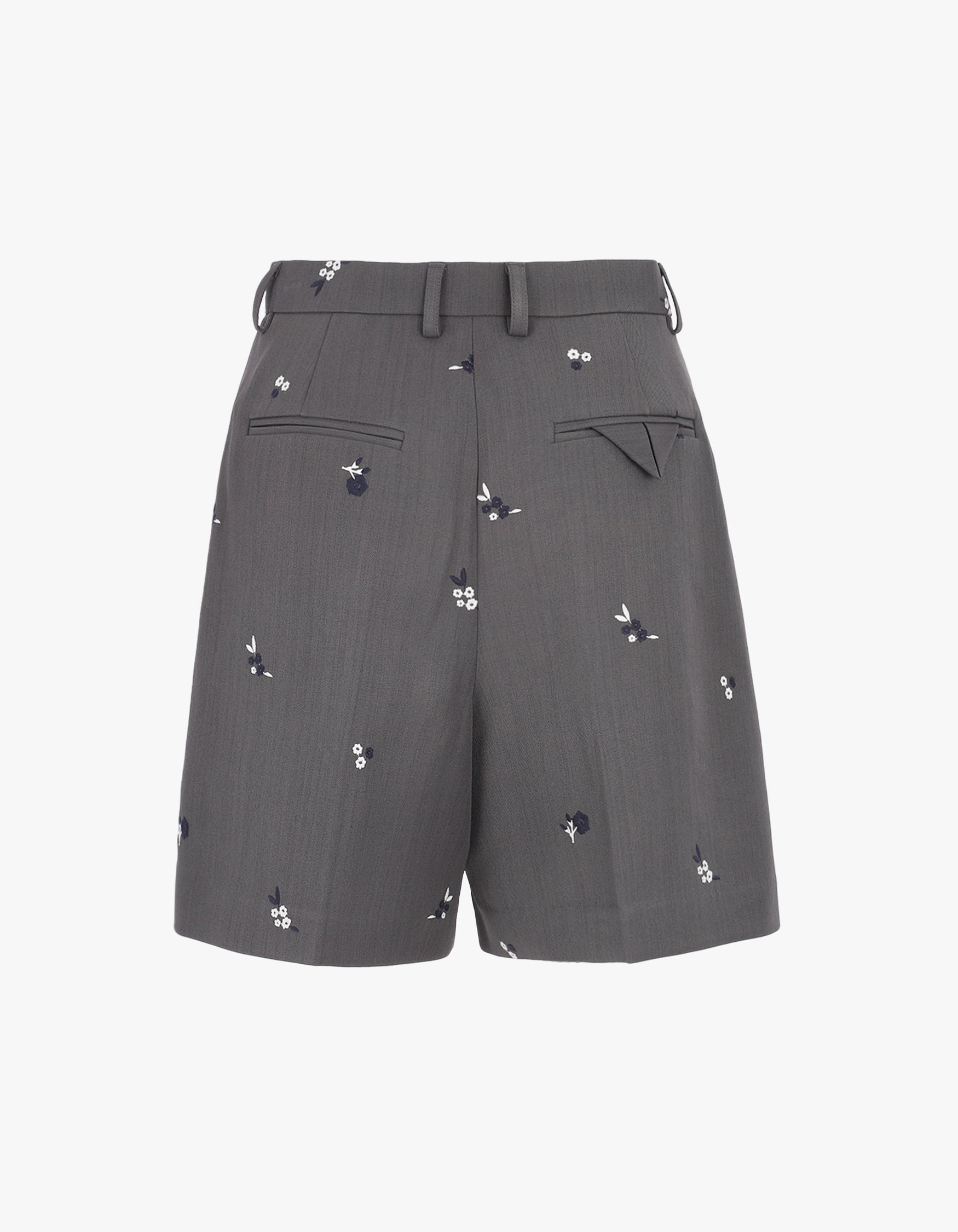 B. GARDEN SHORT PANTS
