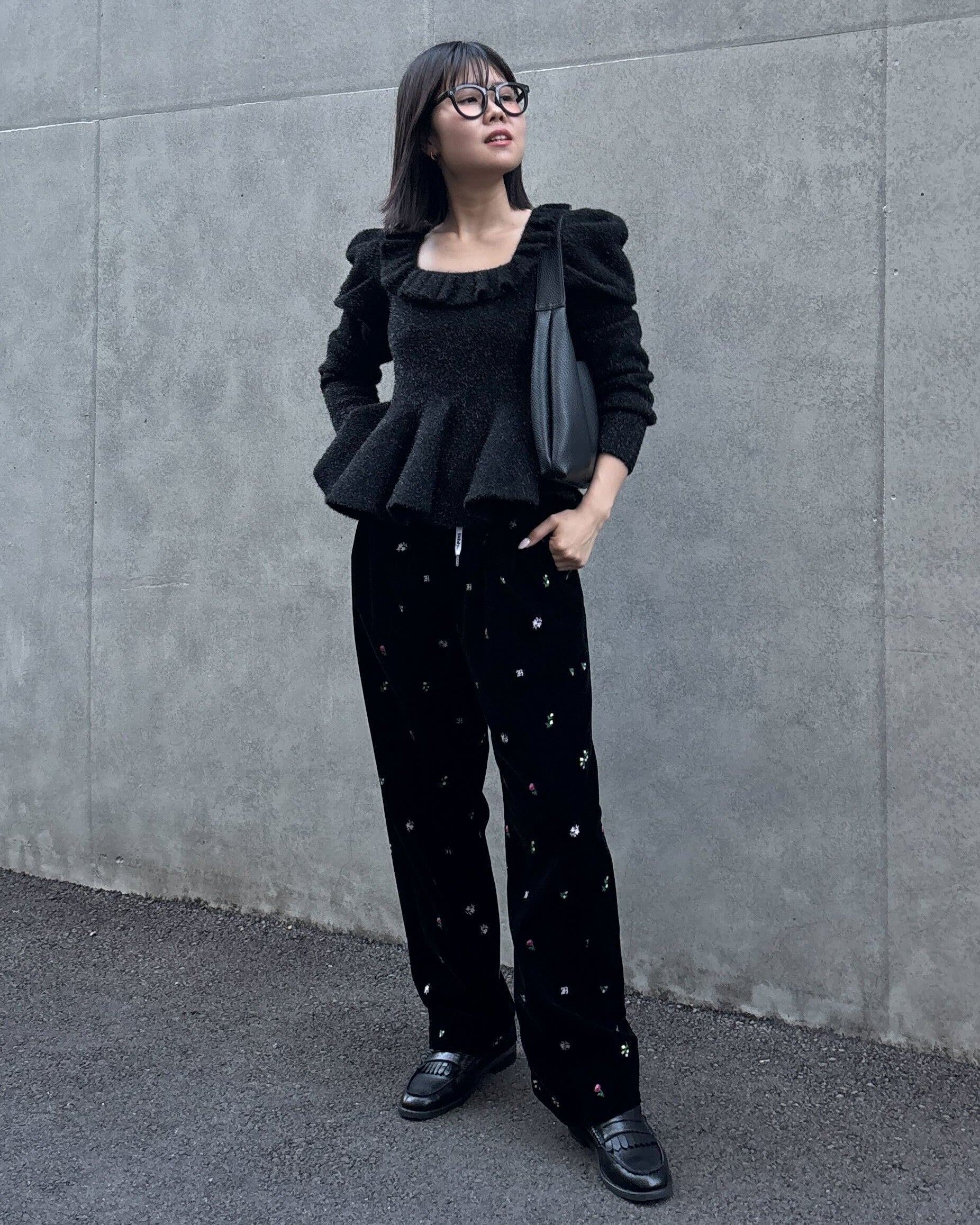 BIBIY. MADE | LISA PEPURAMU TOP BLACK｜Bibiy.