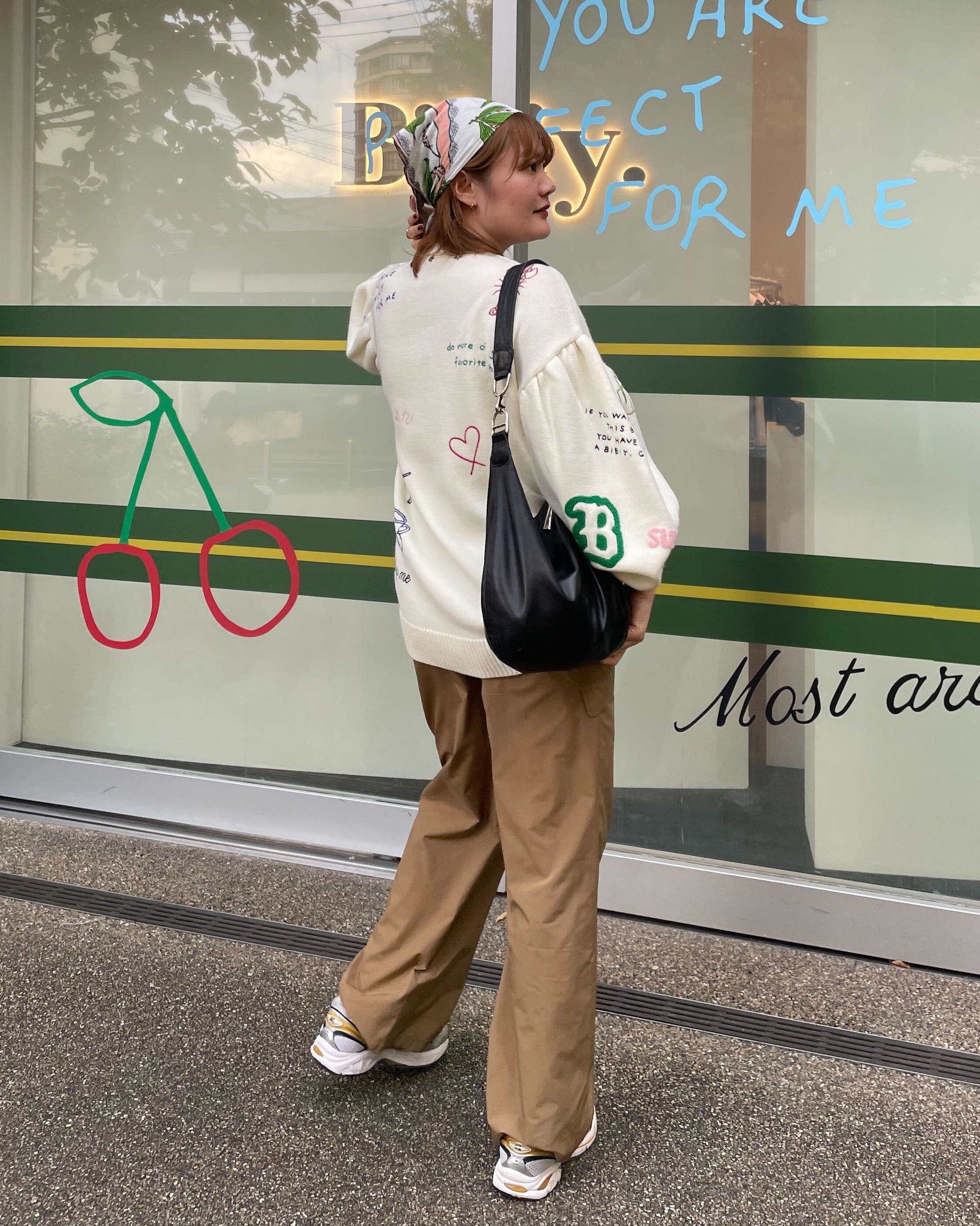 B. UNIVERSE CARDIGAN/166cm/着用サイズF