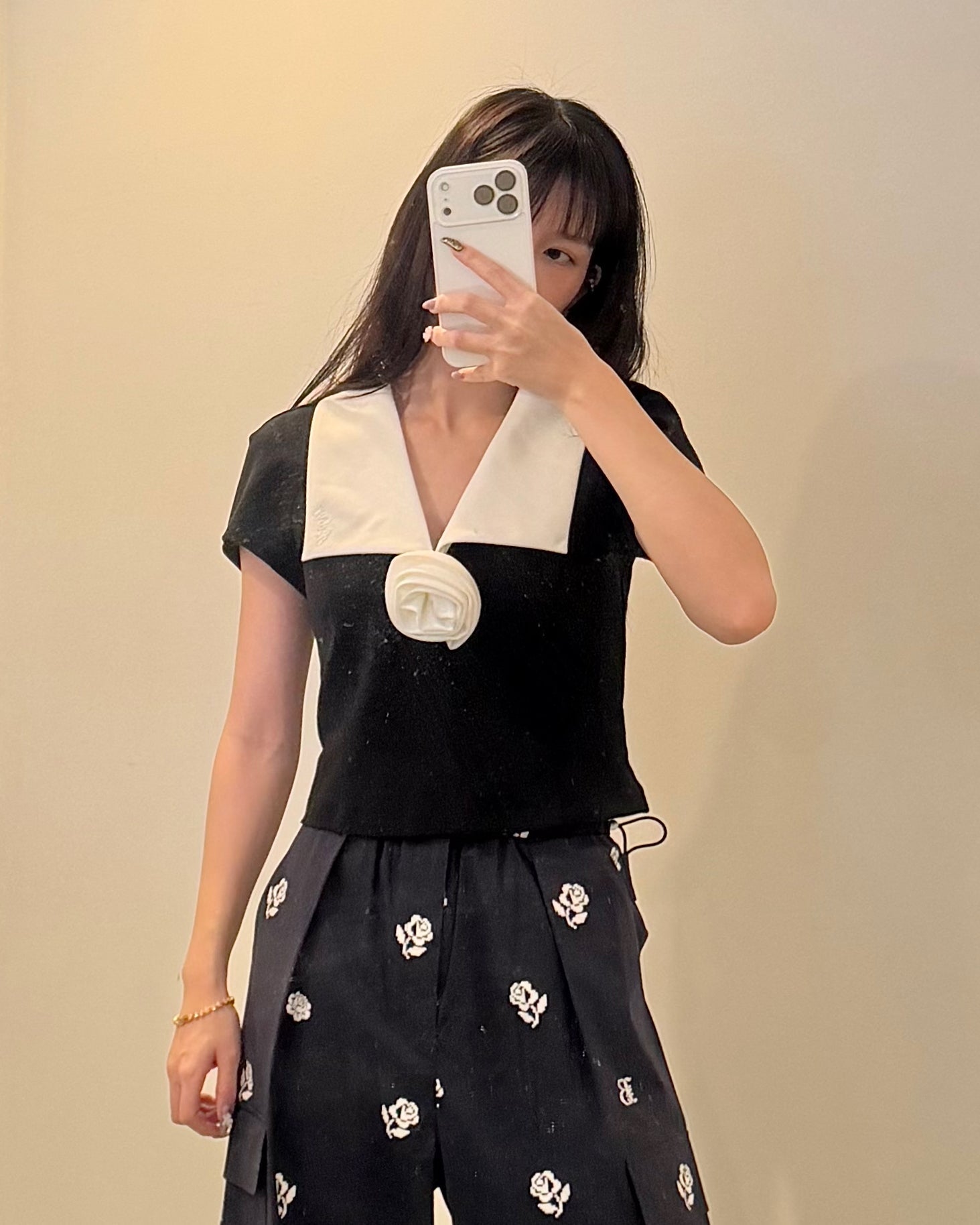 トップス STEPHANIE ROSETTE TOP BIBIY. MADE | STEPHANIE ROSETTE TOP｜Bibiy.