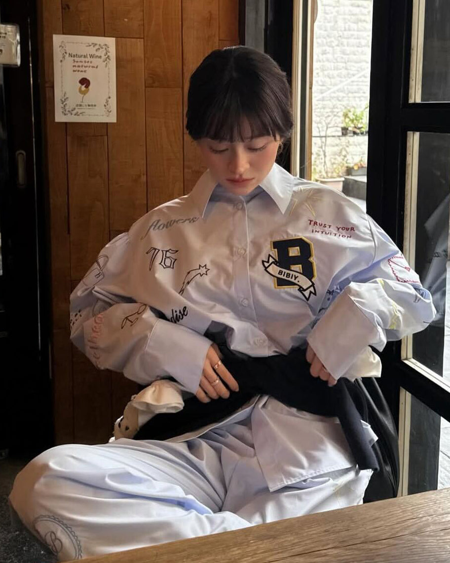 B. UNIVERSE SHIRT/158cm/着用サイズF