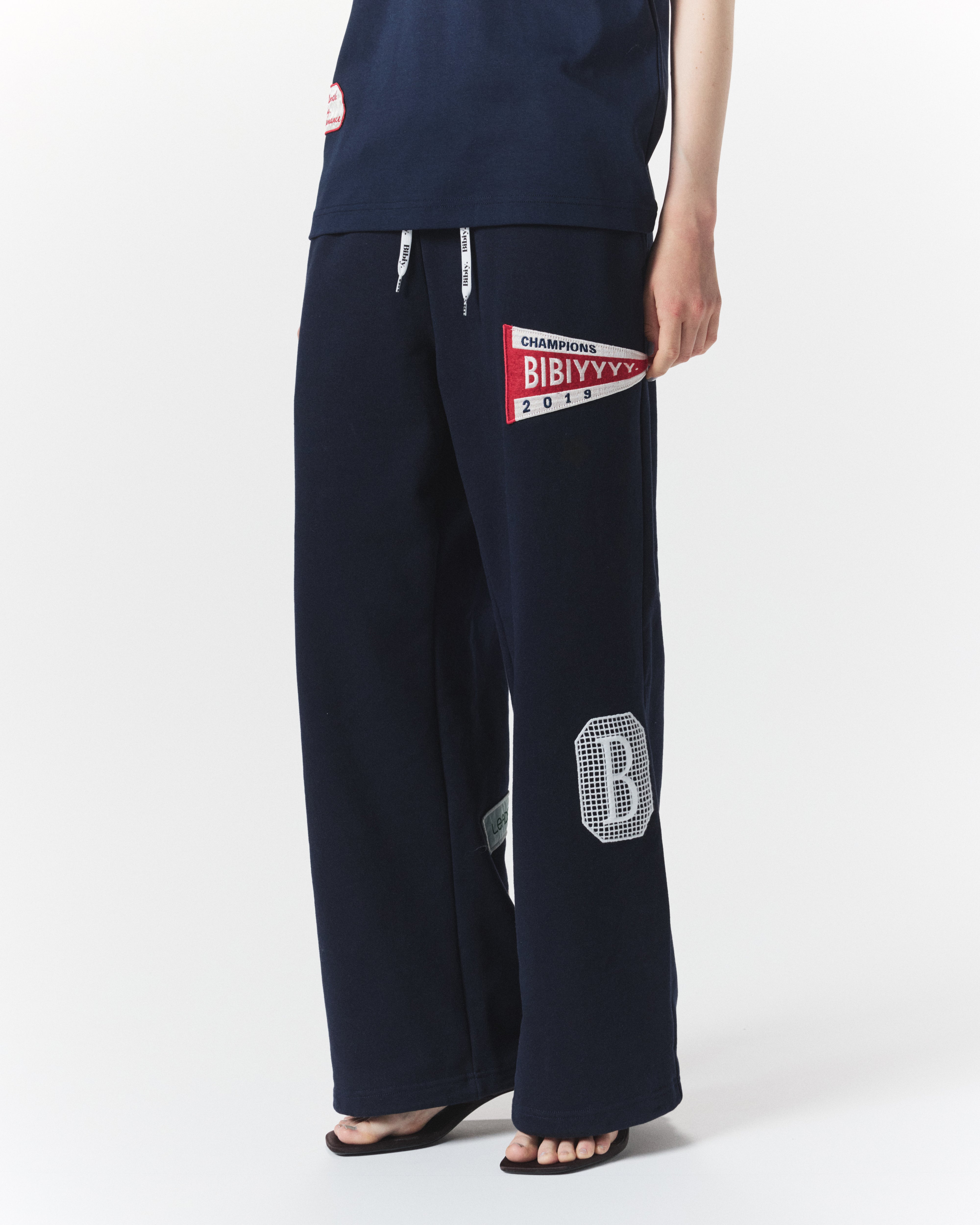 BIBIY. MADE | B. TENNIS CLUB SWEATPANTS NAVY｜Bibiy.