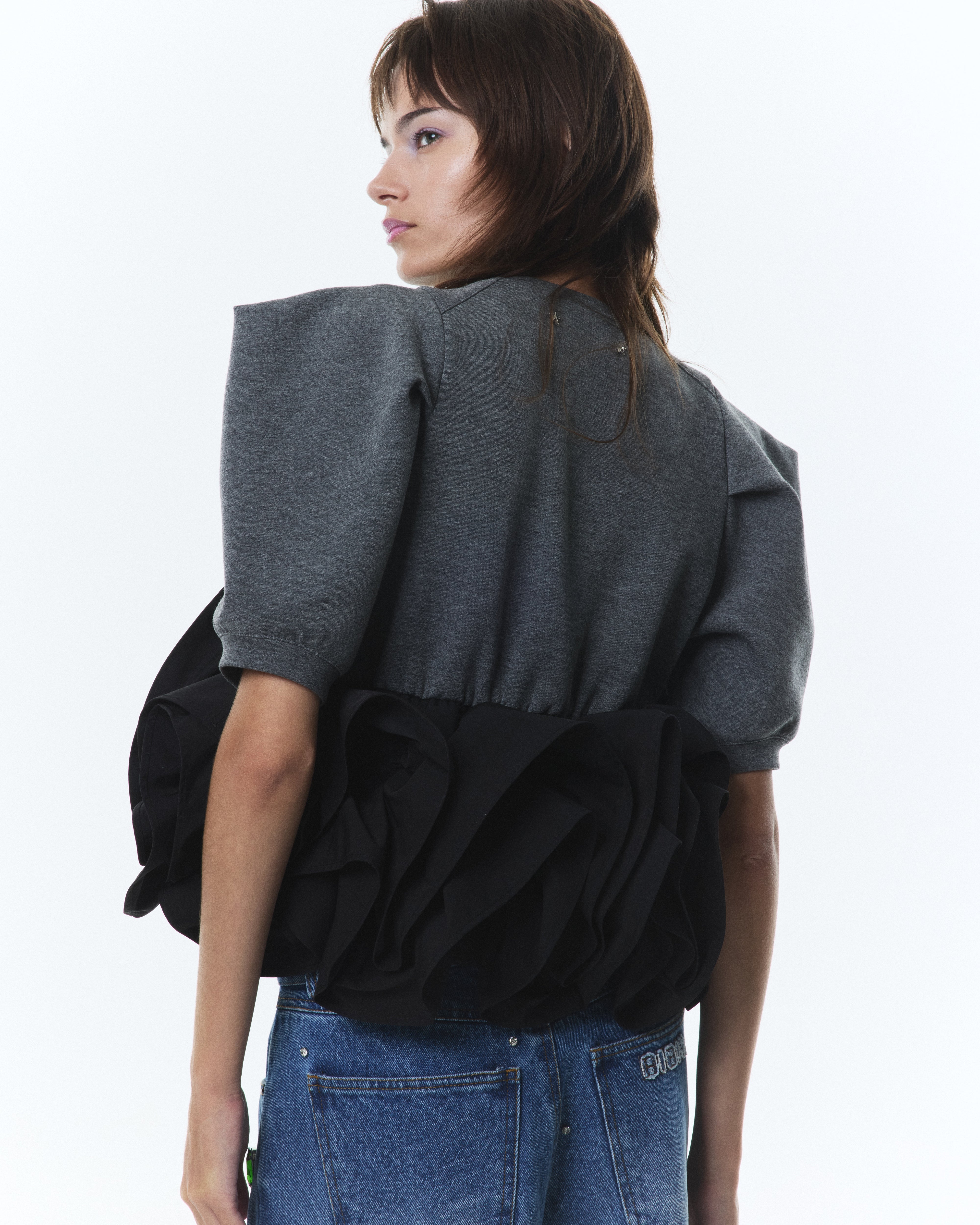 BIBIY. MADE | B. CREME PEPURAMU TEE DARK GRAY｜Bibiy.