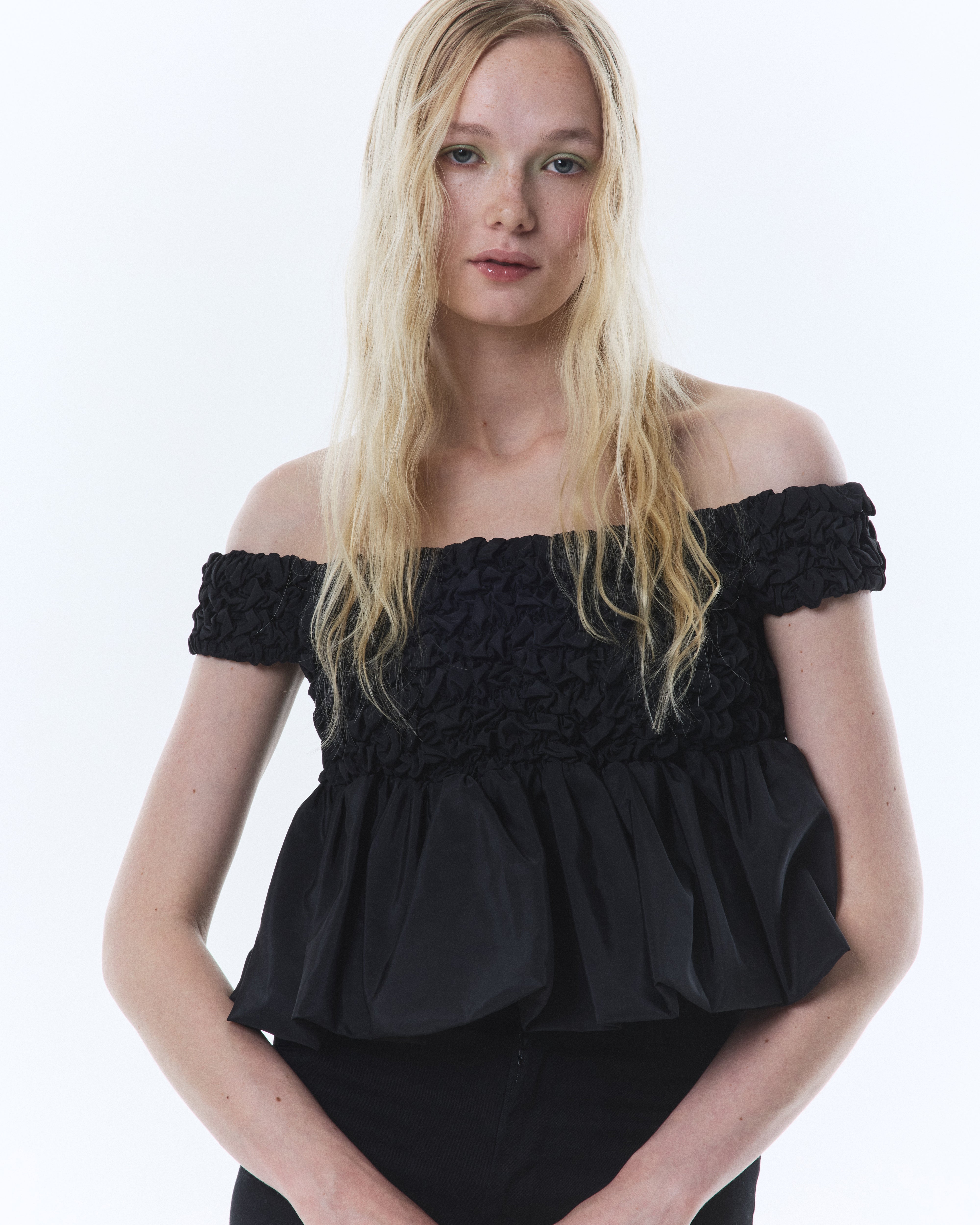 トップス bibiy HONEY BEE PEPURAMU TOP BIBIY. MADE | HONEY BEE PEPURAMU TOP BLACK｜Bibiy.