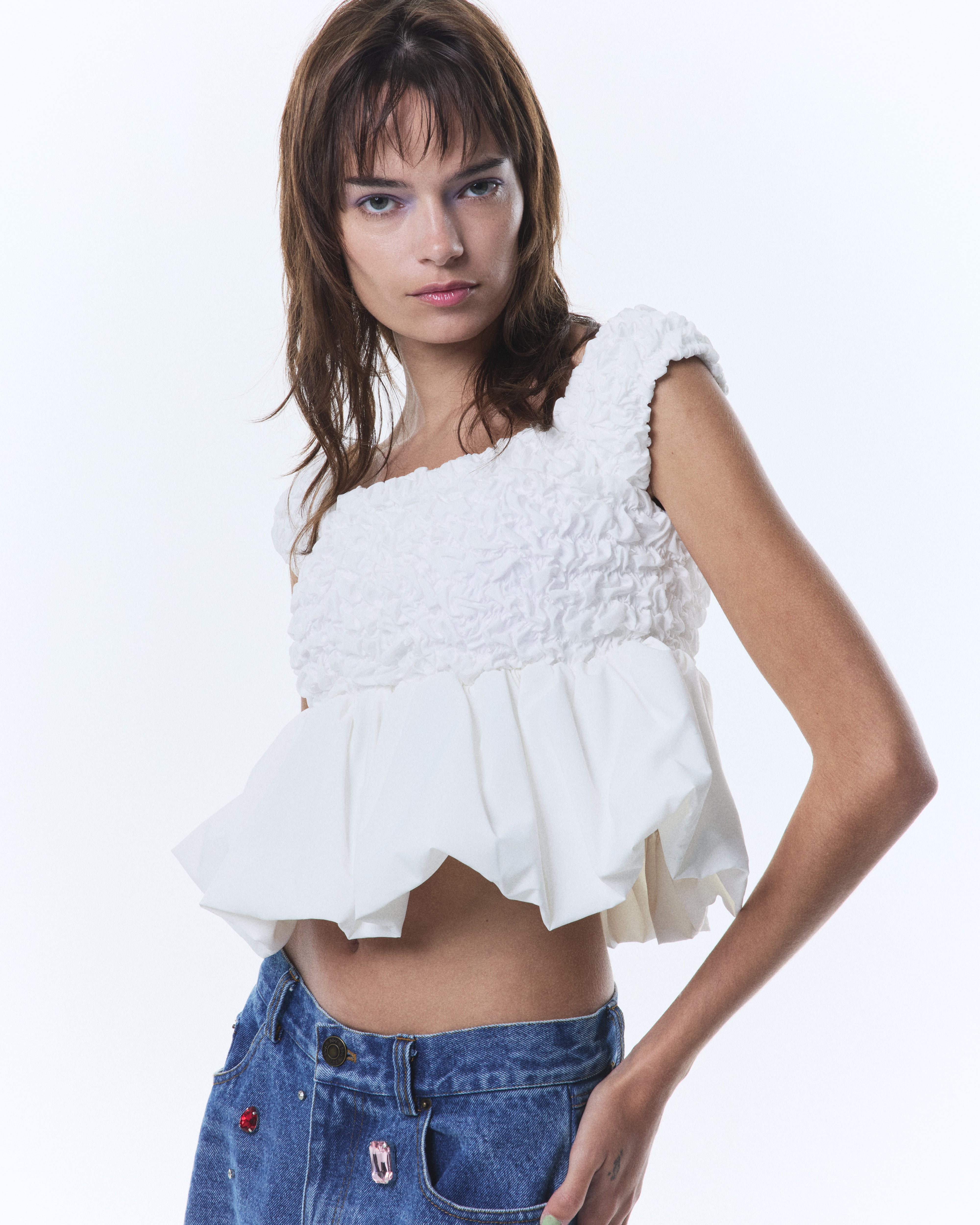 トップス bibiy HONEY BEE PEPURAMU TOP BIBIY. MADE | HONEY BEE PEPURAMU TOP WHITE｜Bibiy.