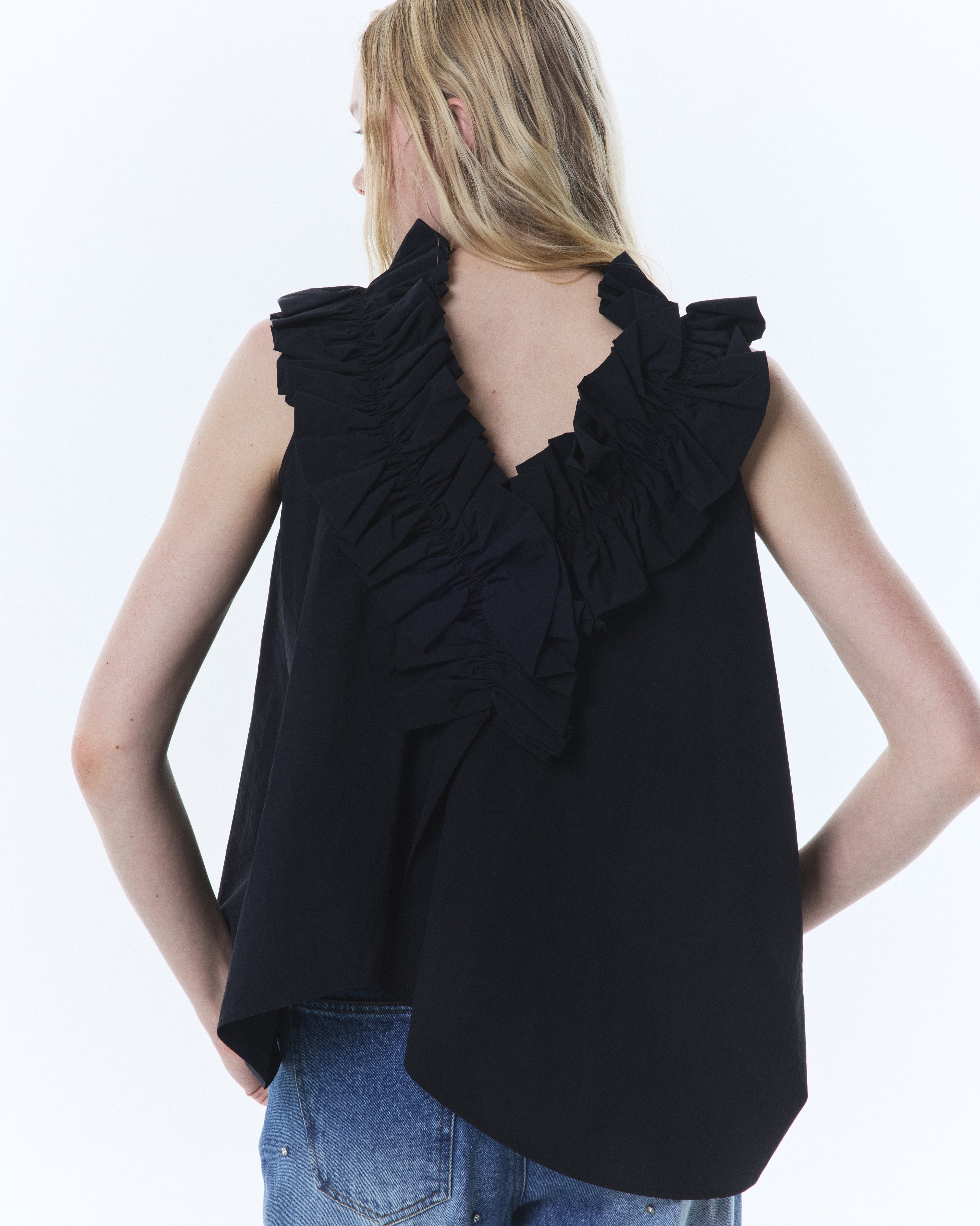 BIBIY. MADE | PATTY RUFFLE TOP BLACK｜Bibiy.