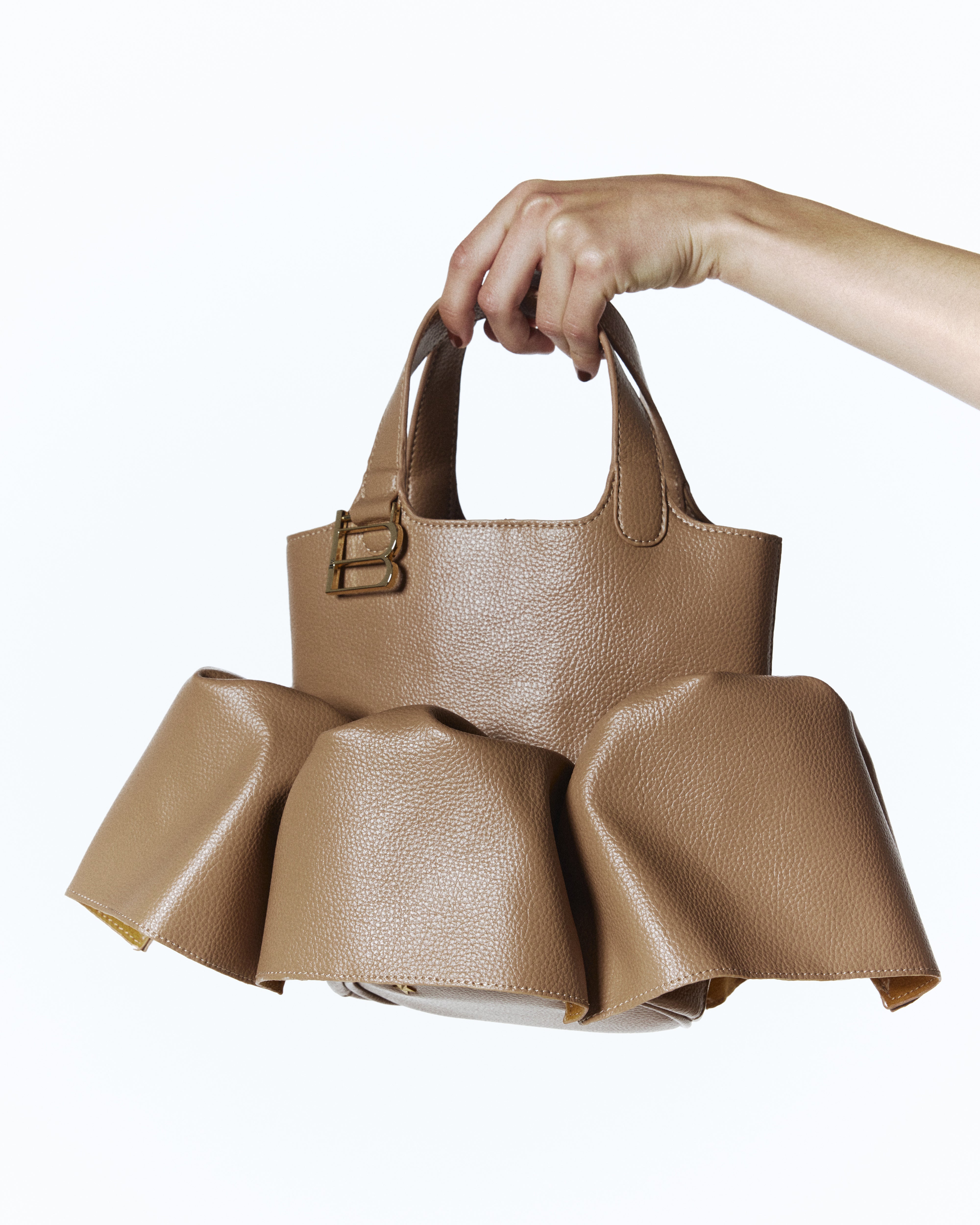 【めっぷる】Bibiy ODETTE GLITTER BAG Bibiy.（ビビィ）foxy illustrationsコラボODETTE TULLE BAG（ブラック