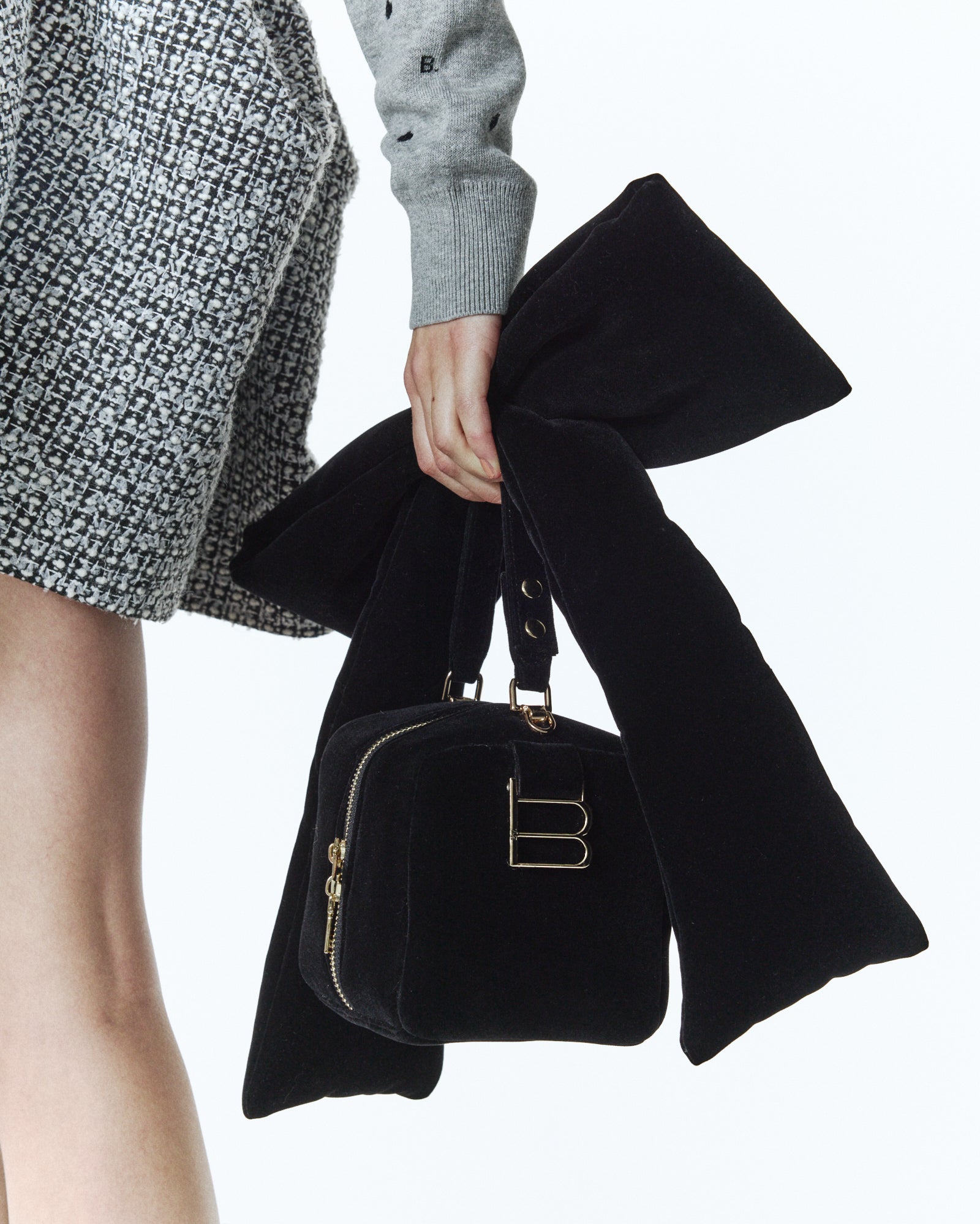 B. RIBBON BOX BAG