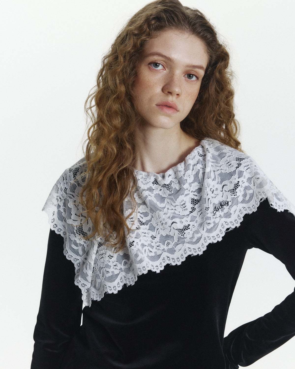SABRINA LACE VELOUR TOP