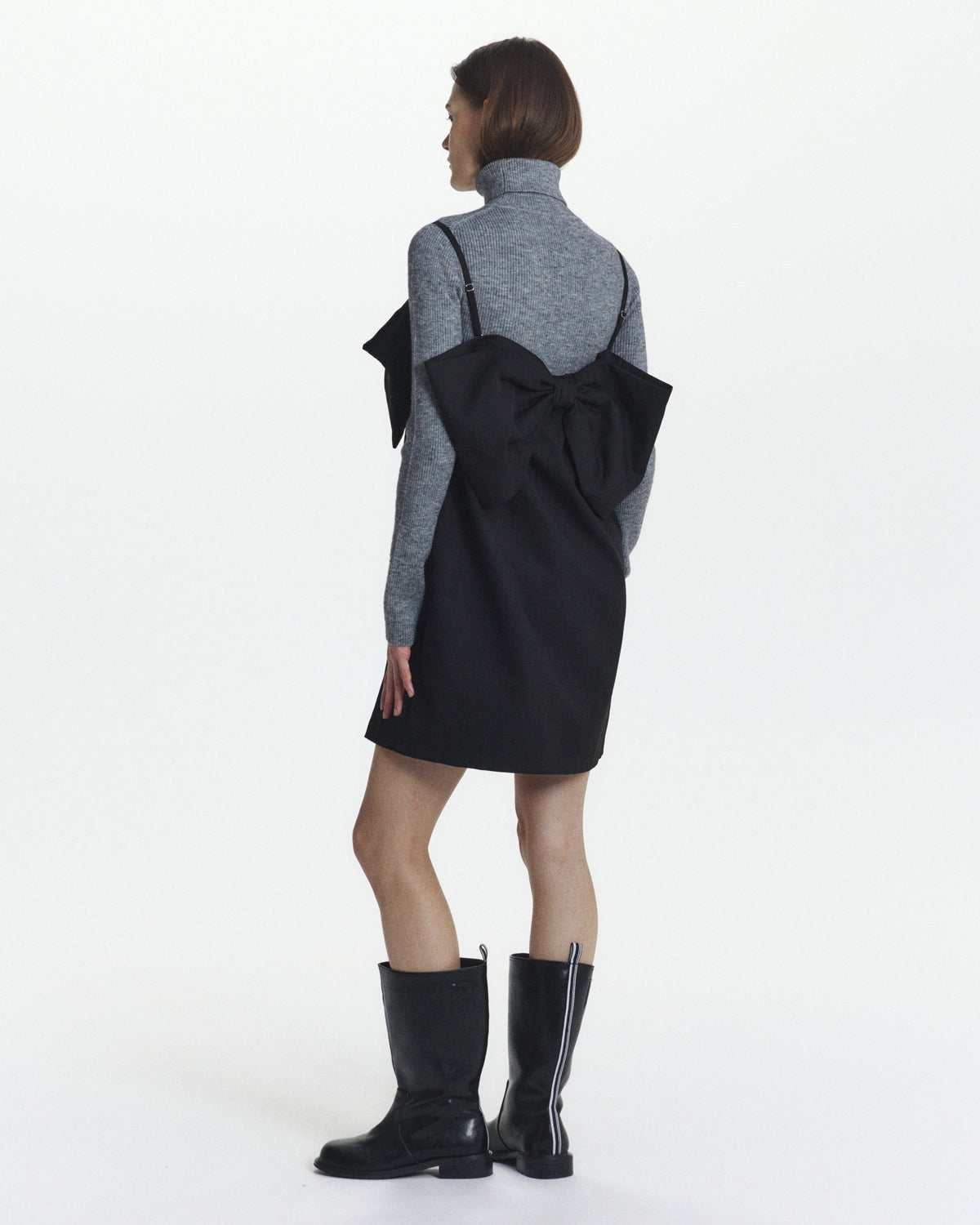 B. PIXEL TURTLE KNIT