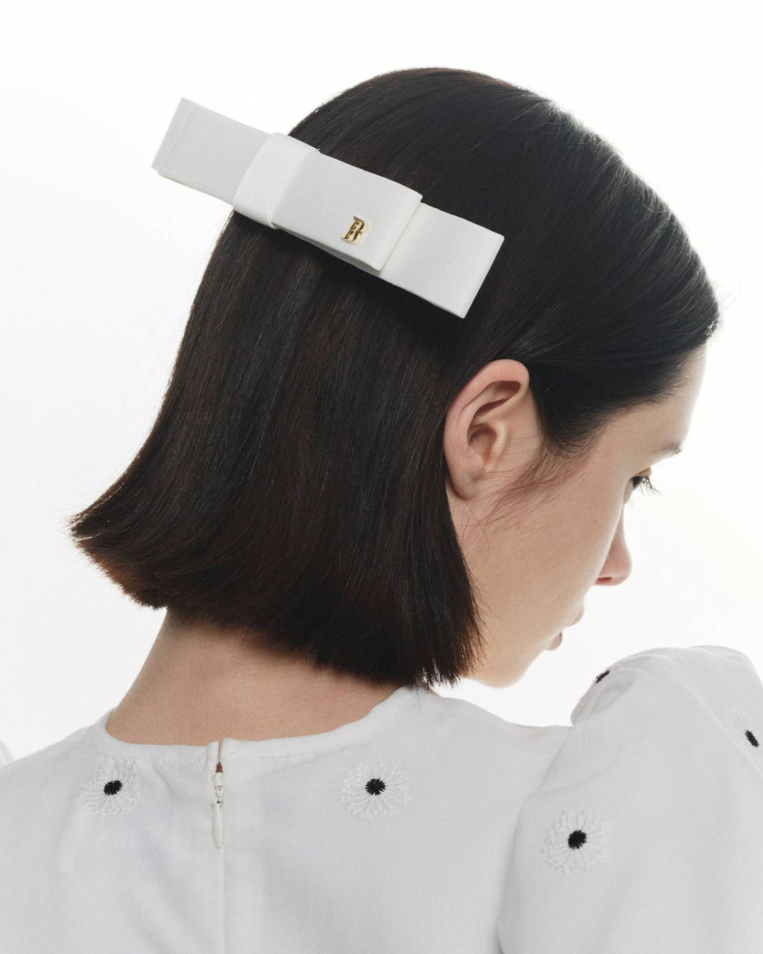 B. RIBBON HAIR CLIP