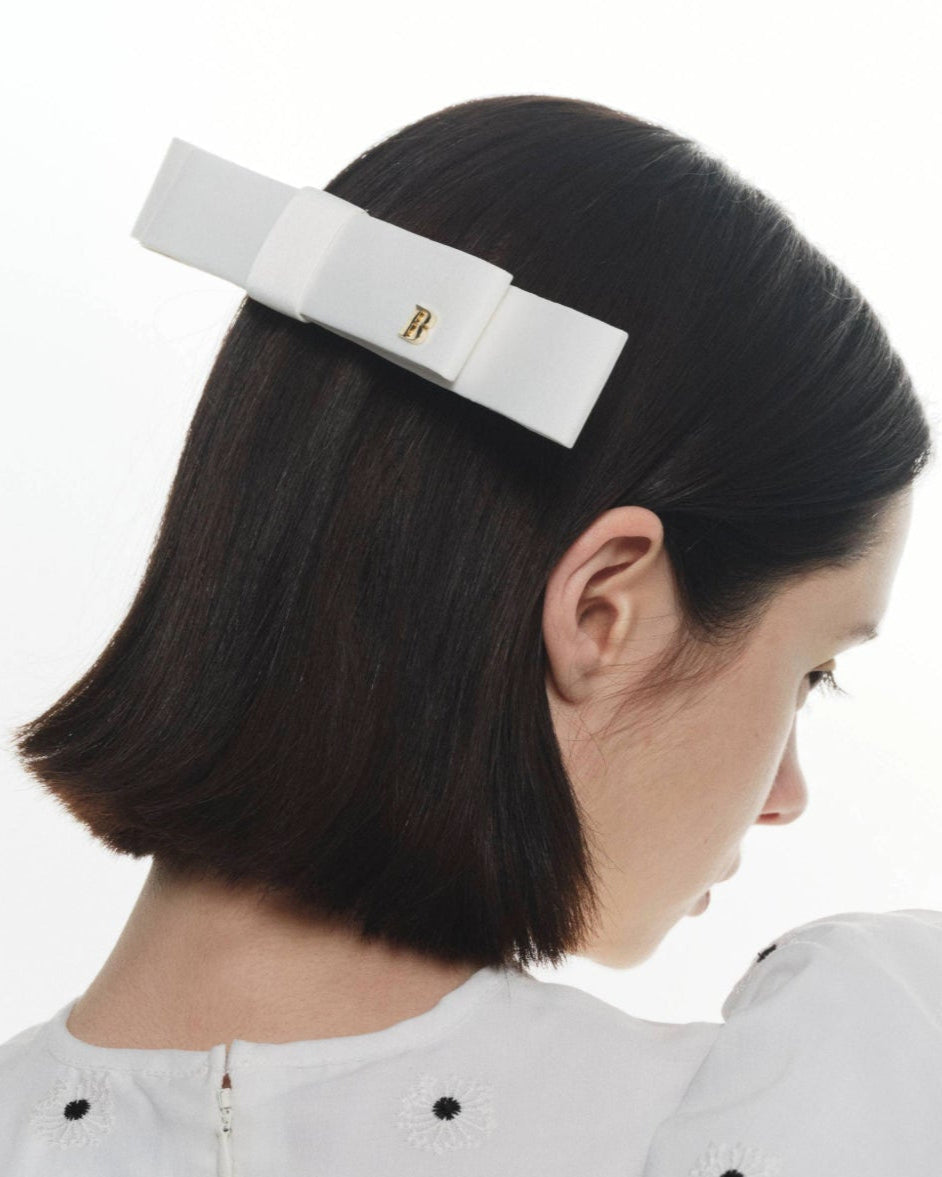 B. RIBBON HAIR CLIP