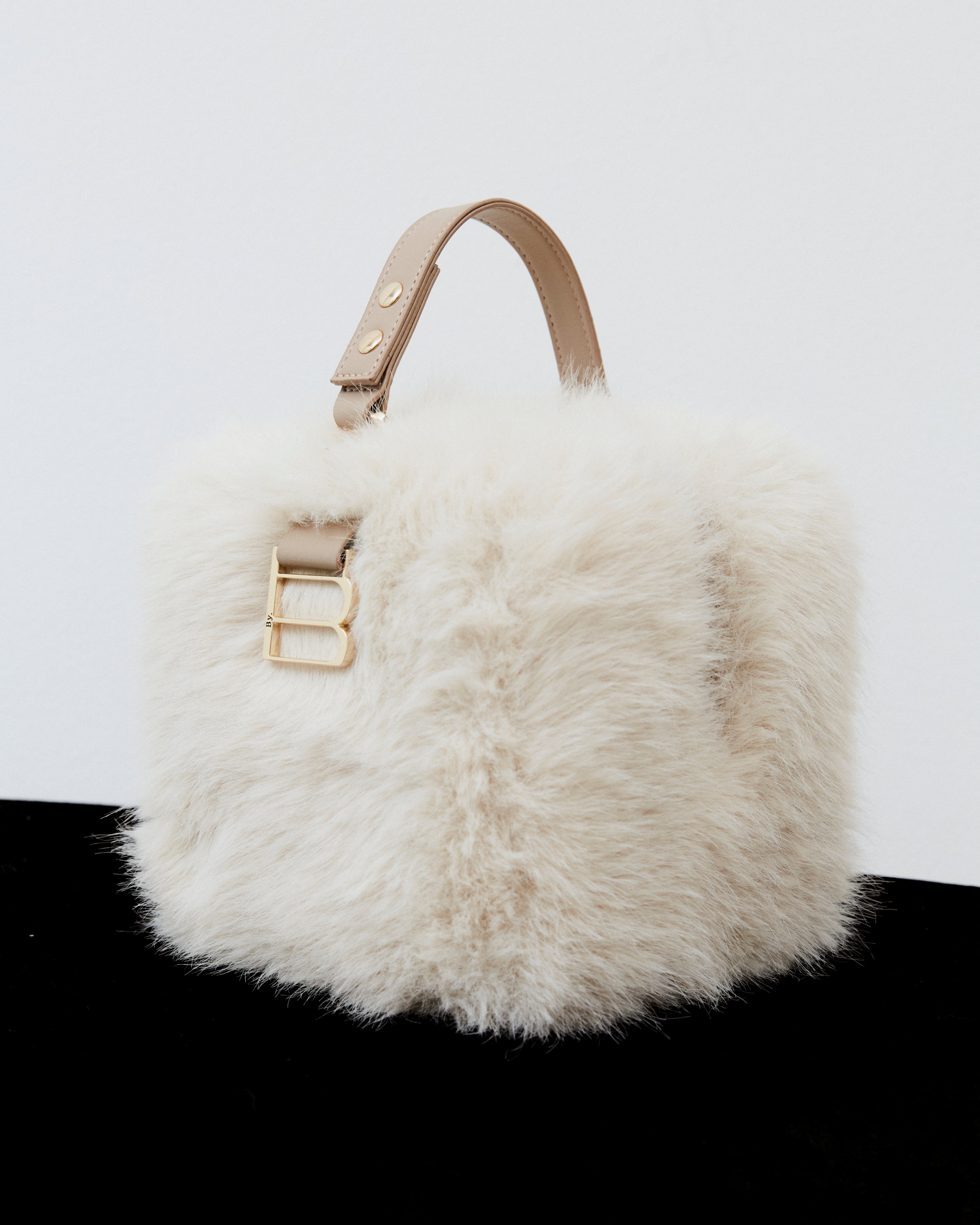 B. FUR BOX BAG