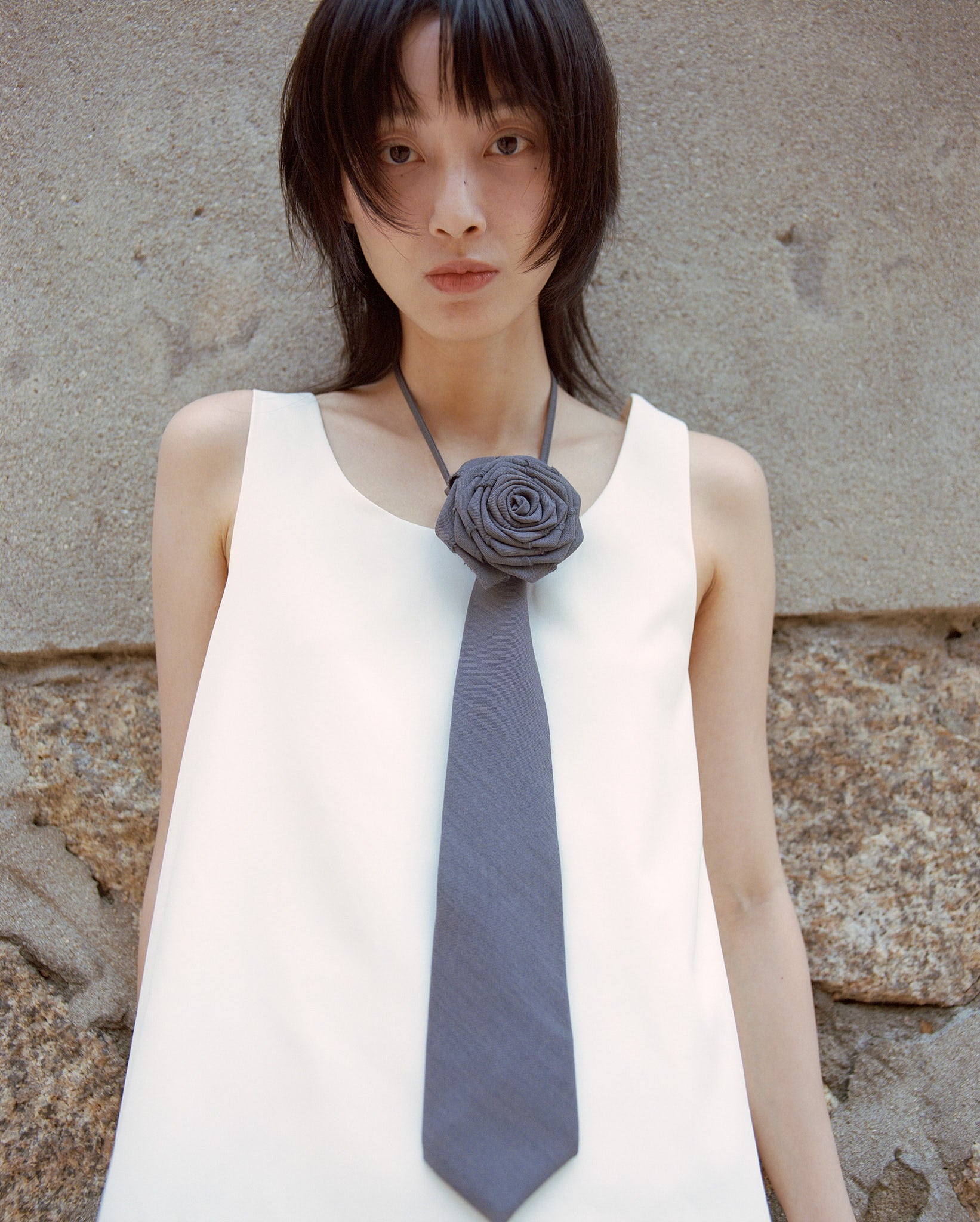 ROSETTE NECK TIE
