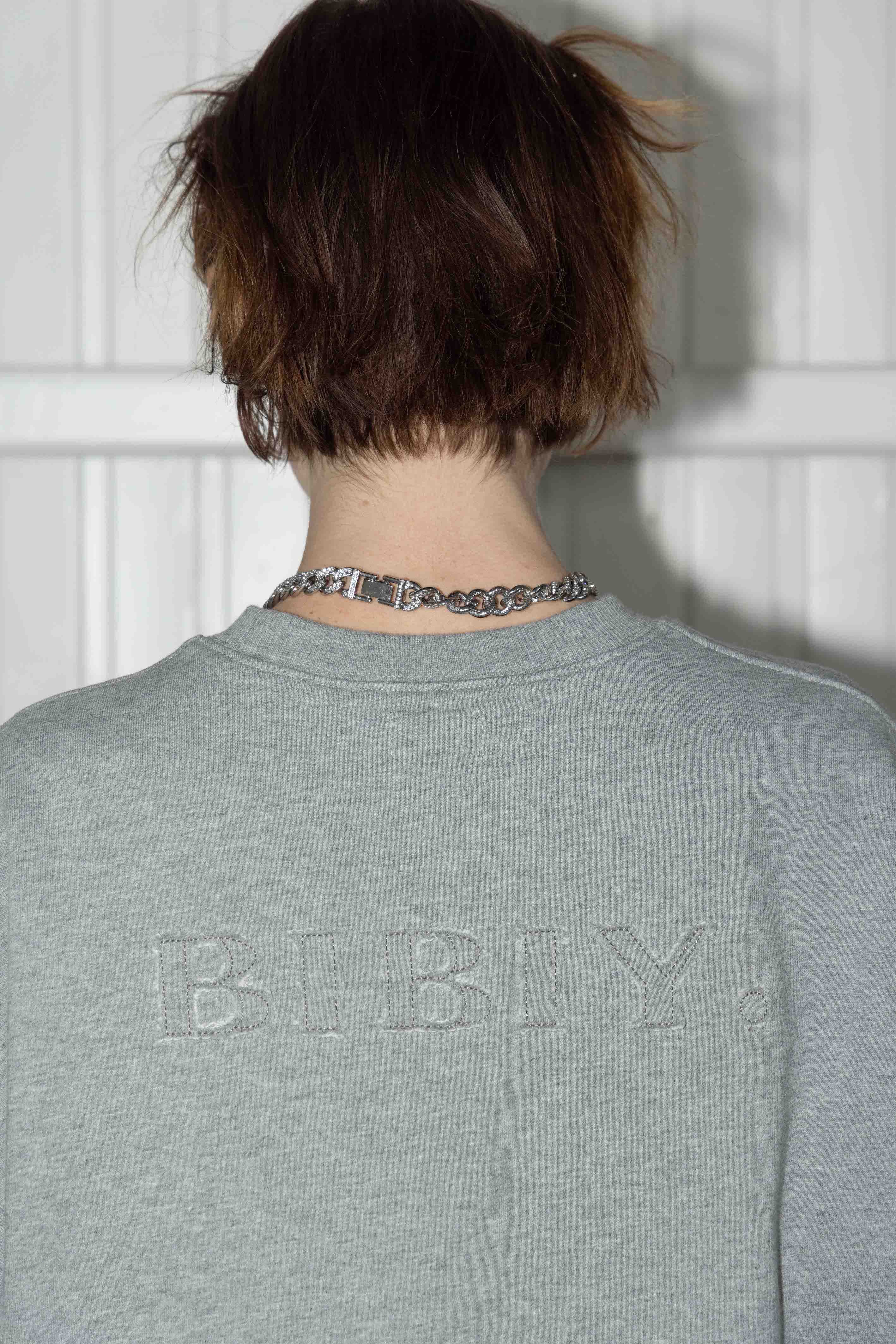 大人気定番商品 BIBIY. LOGO SWEATSHIRT 白 - トップス