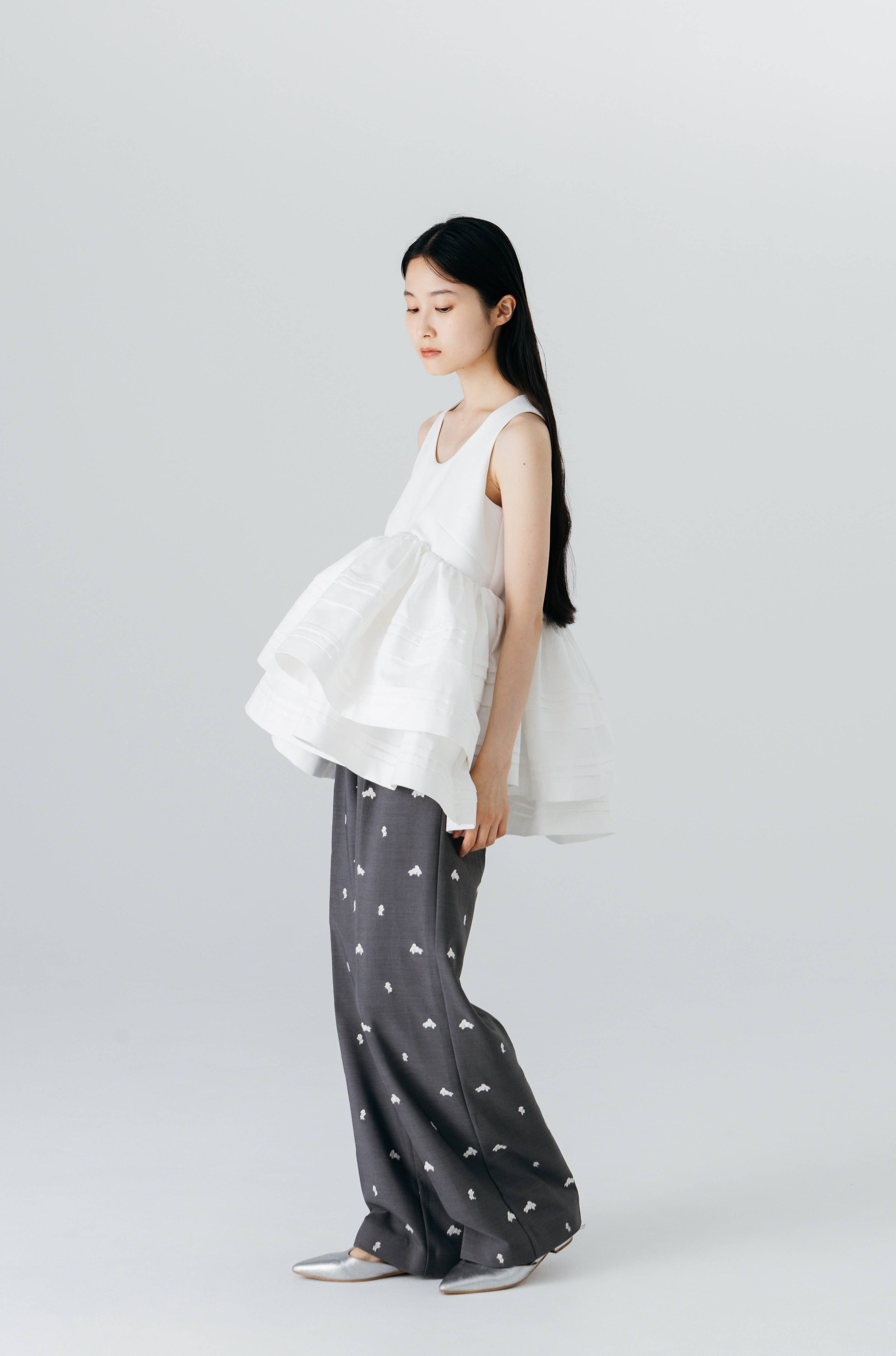 トップス Bibiy DOVE PEPURAMU TOP DOVE PEPURAMU TOP
