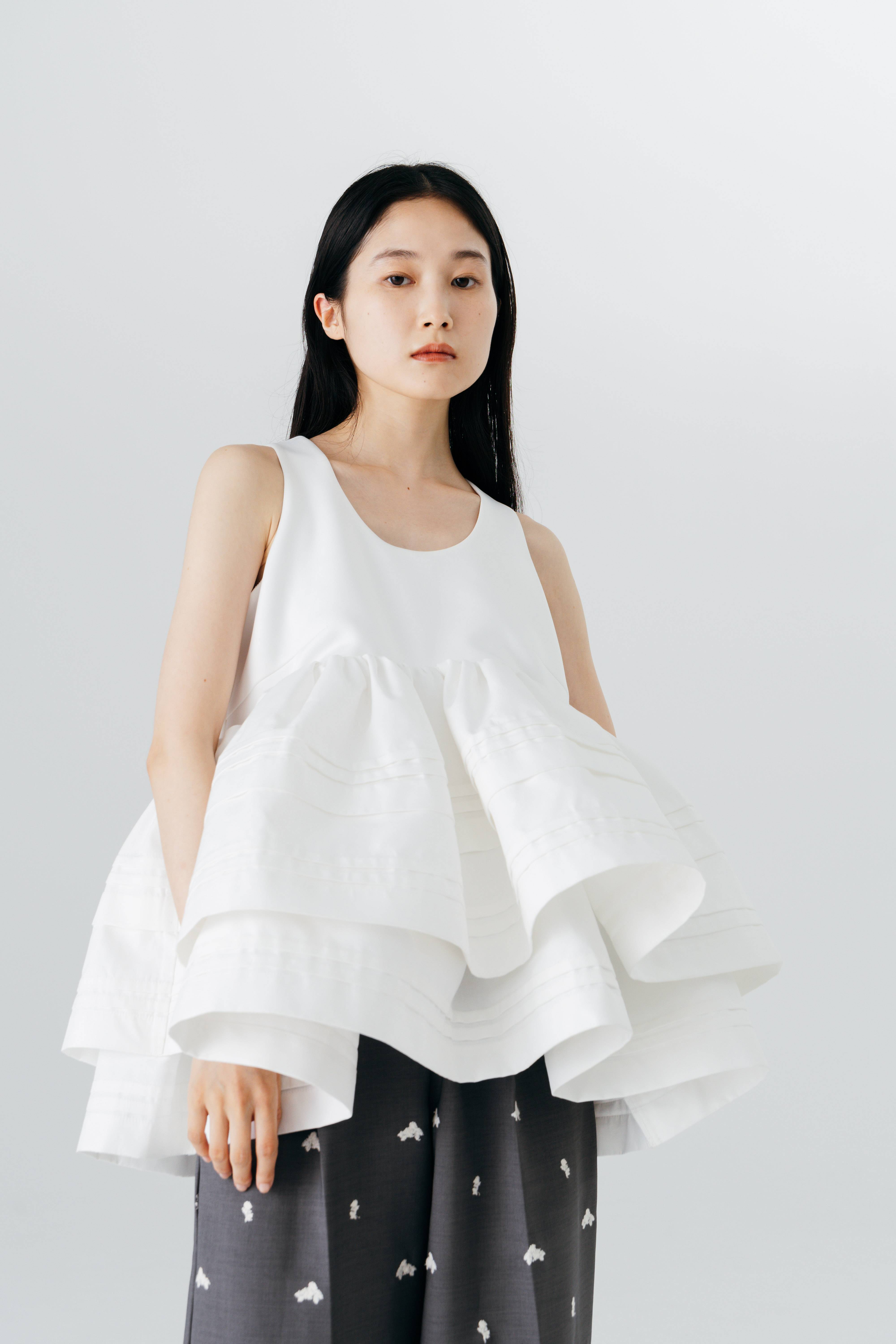 トップス Bibiy DOVE PEPURAMU TOP DOVE PEPURAMU TOP/159cm/Wearing size F｜Bibiy.