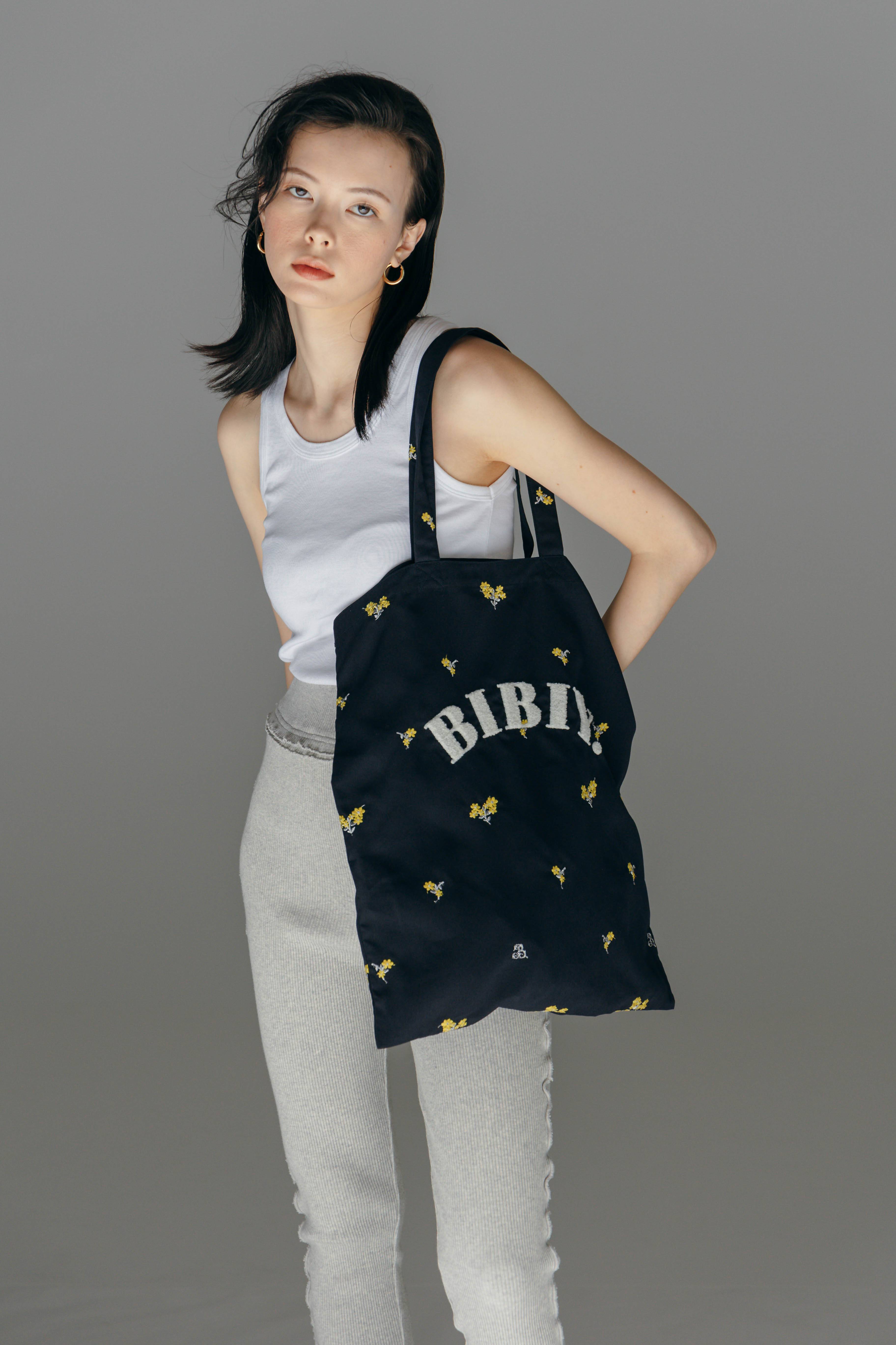 B. FLOWER TOTE BAG