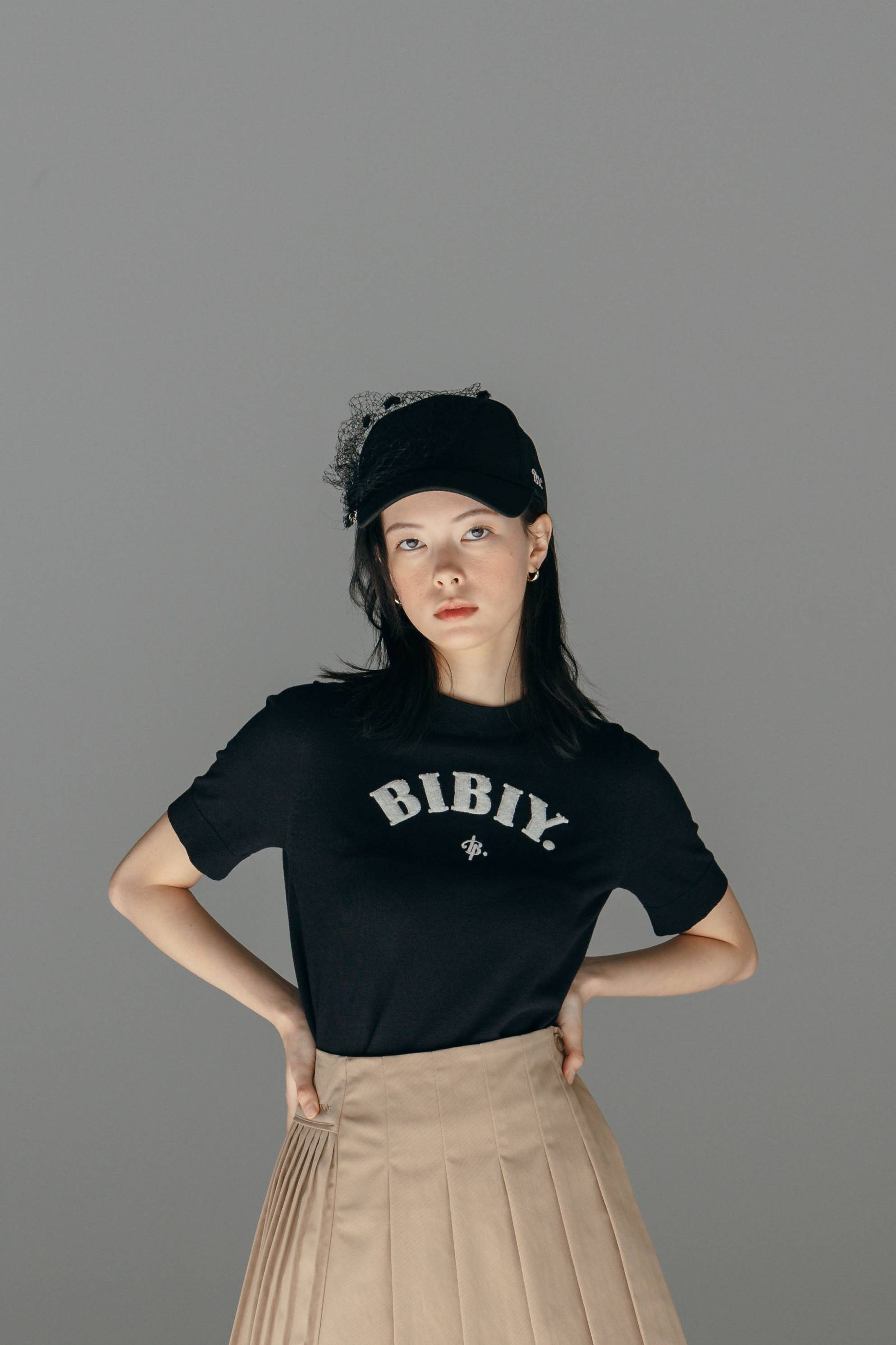 BIBIY. MADE | サガラ刺繍半袖ニットトップス黒 – Bibiy.
