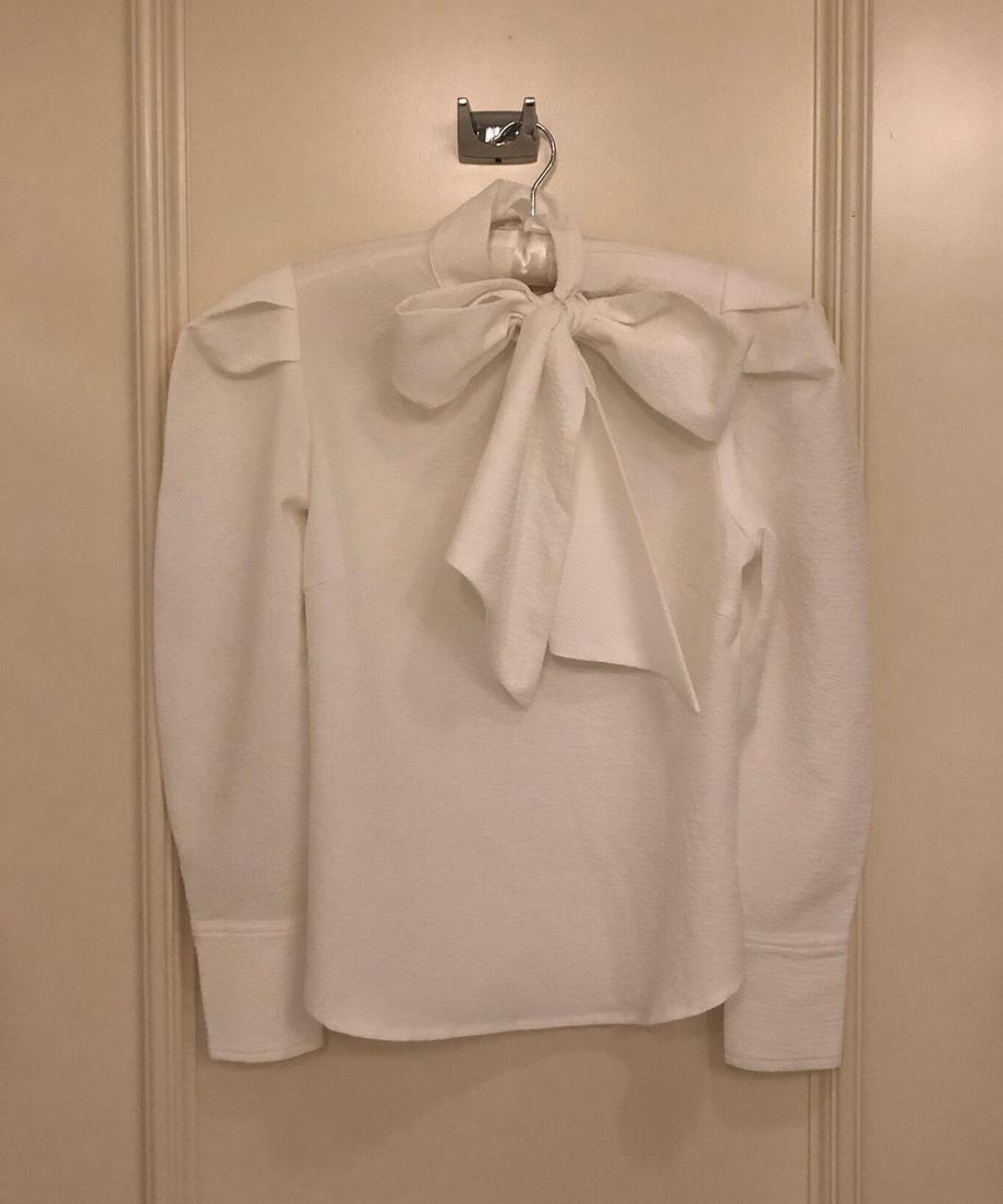 Bibiy.  RIBBON CUFFS BLOUSE