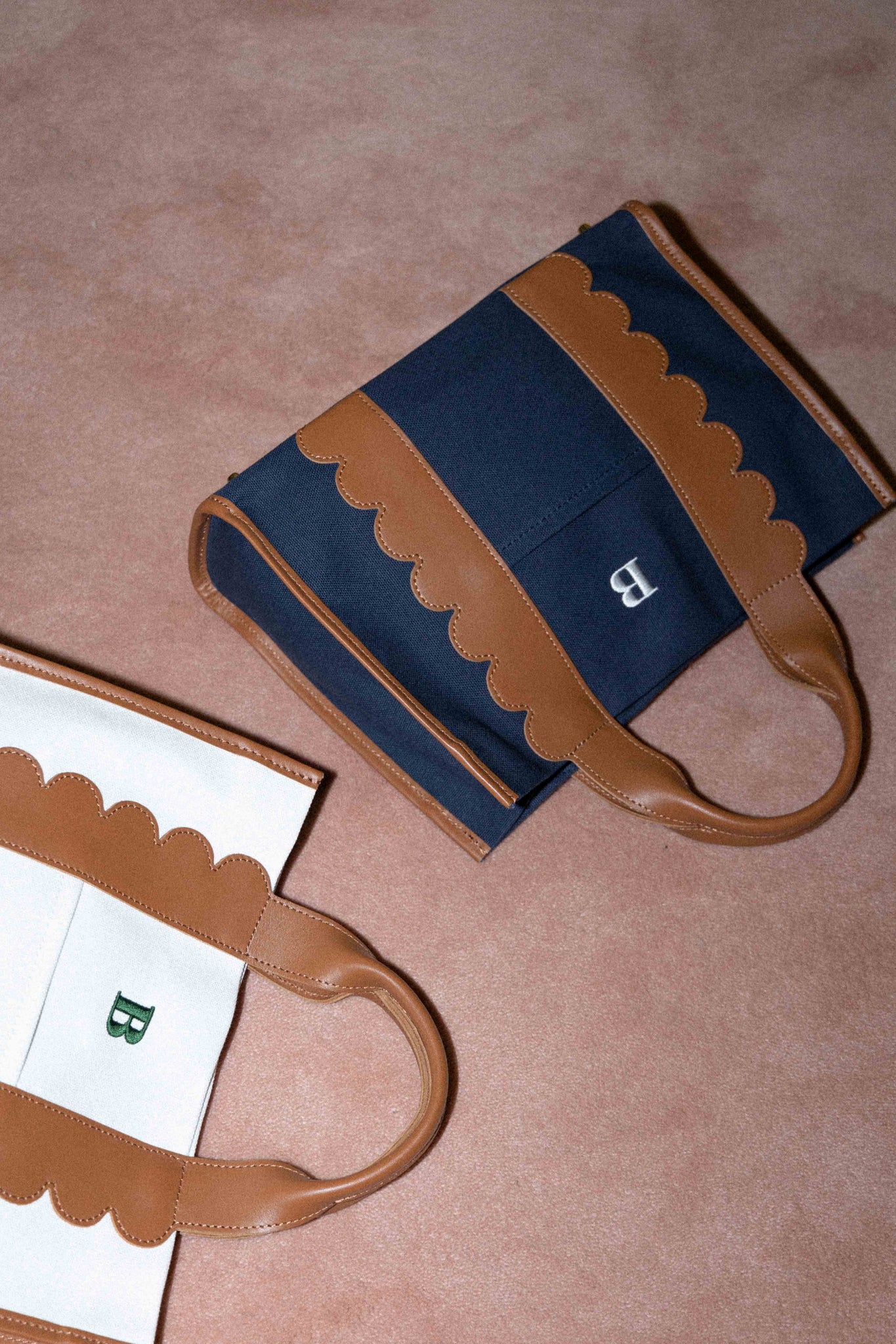 B. CANVAS BAG